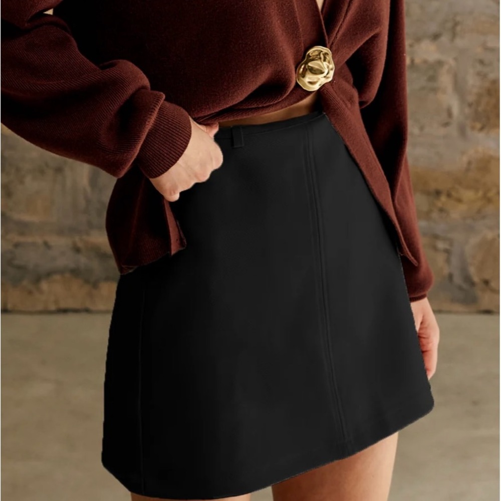 NWT: Chic Essential Black Mini Skirt with Slim Belt